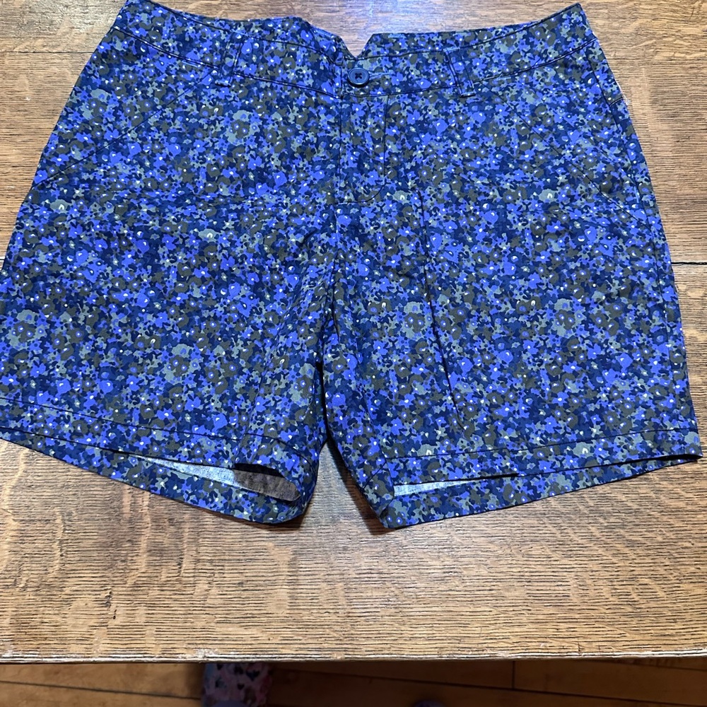 Columbia floral print Shorts Purple size‎ 
6 inch length